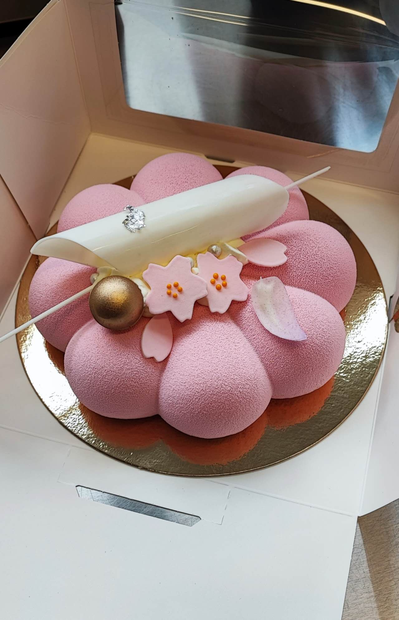 Lychee-rose cake
