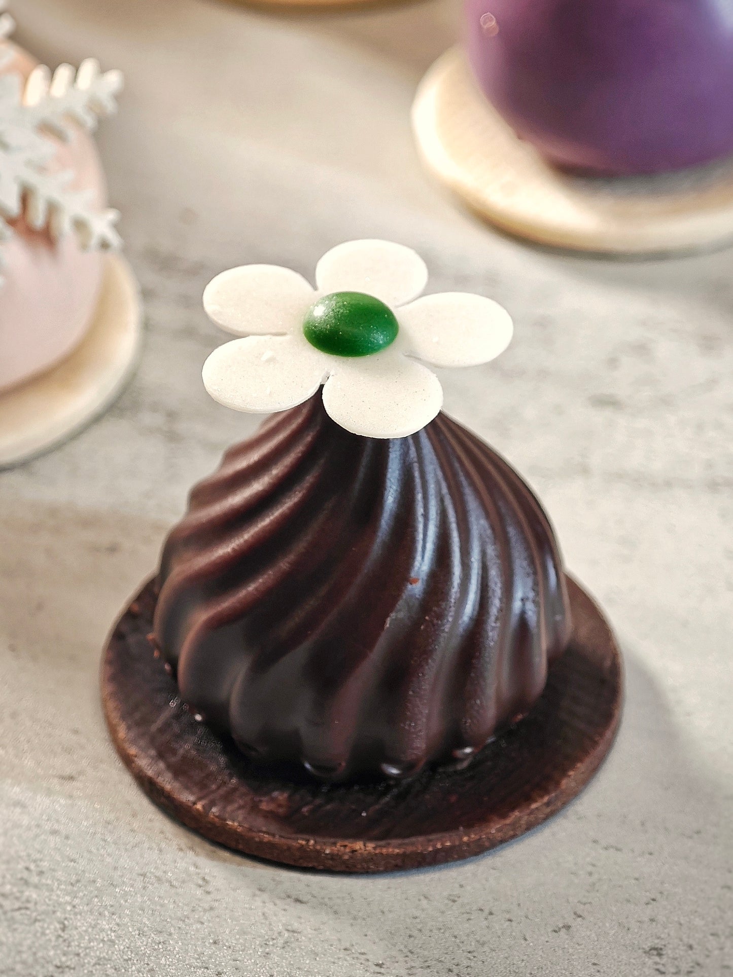 The Mousse Symphony – 8 exquisite mousse bites (8pcs)