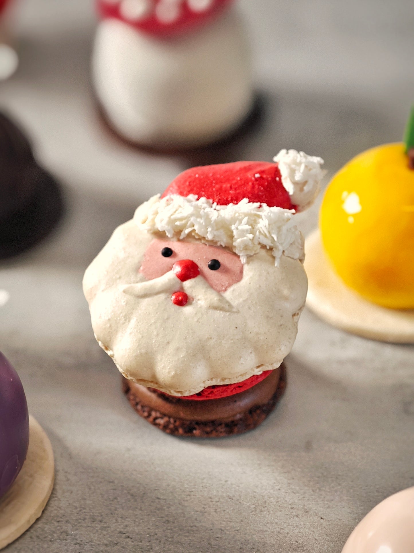 Christmas-themed macaron set (4pcs)